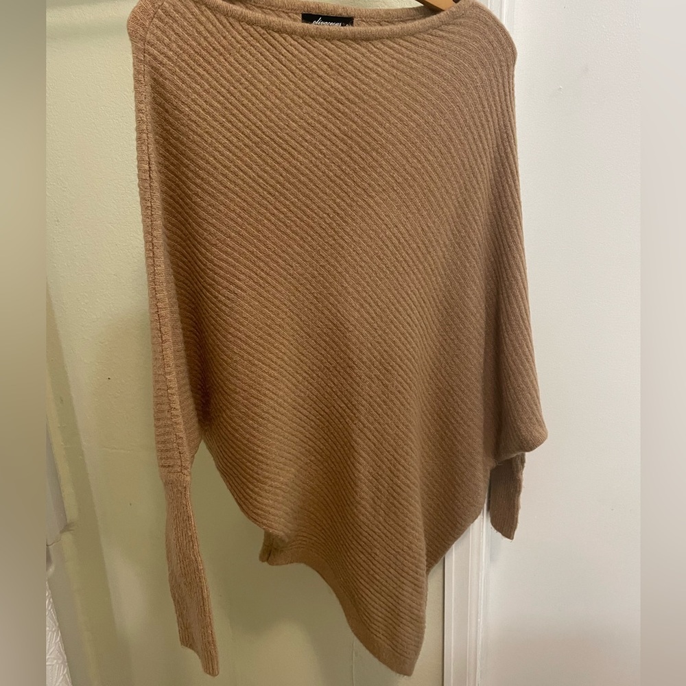 Olivaceous soft sweater top